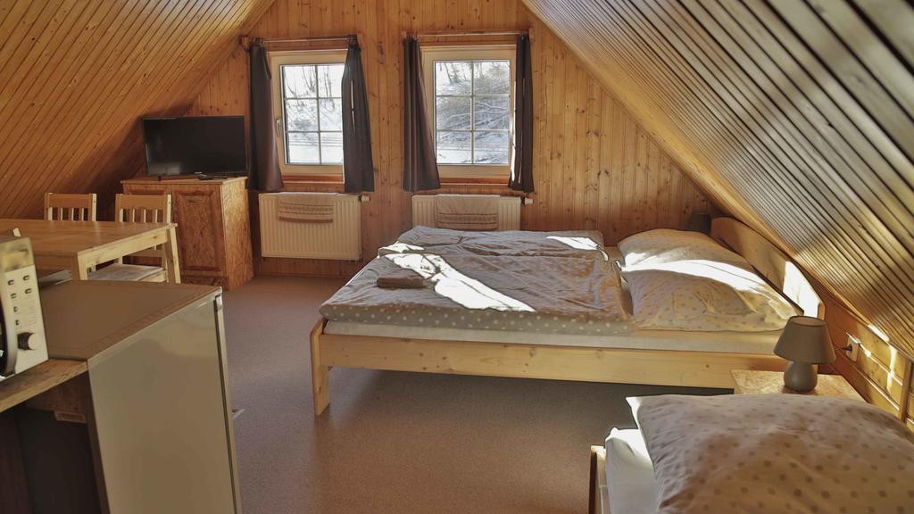 Penzion Ostruznik Ostružná エクステリア 写真